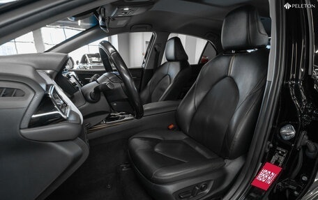Toyota Camry, 2021 год, 3 320 000 рублей, 10 фотография