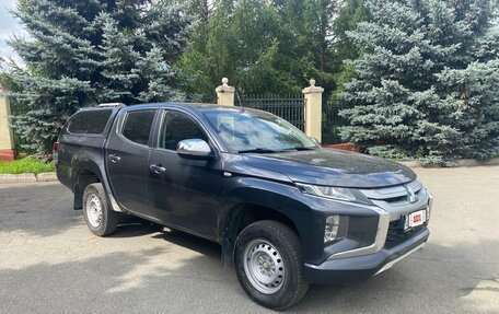 Mitsubishi L200 IV рестайлинг, 2021 год, 2 550 000 рублей, 3 фотография