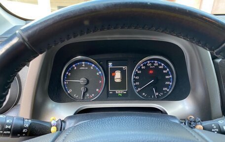 Toyota RAV4, 2017 год, 2 700 000 рублей, 7 фотография