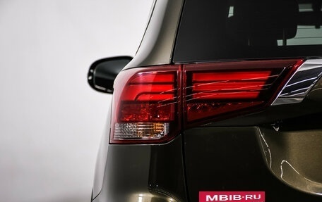 Mitsubishi Outlander III рестайлинг 3, 2018 год, 1 657 000 рублей, 15 фотография