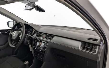 Skoda Rapid I, 2017 год, 1 000 000 рублей, 13 фотография