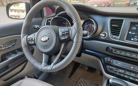 KIA Carnival III, 2017 год, 2 650 000 рублей, 7 фотография