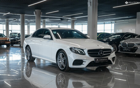 Mercedes-Benz E-Класс, 2020 год, 3 870 000 рублей, 2 фотография
