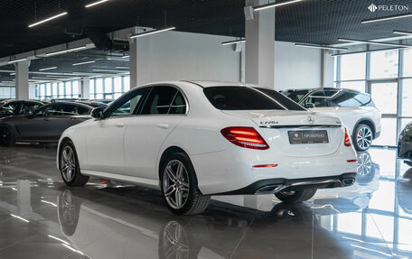 Mercedes-Benz E-Класс, 2020 год, 3 870 000 рублей, 5 фотография