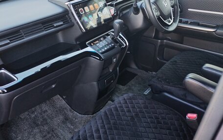 Honda Stepwgn IV, 2016 год, 2 400 000 рублей, 2 фотография