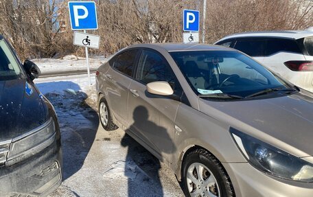 Hyundai Solaris II рестайлинг, 2014 год, 850 000 рублей, 3 фотография