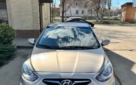 Hyundai Solaris II рестайлинг, 2011 год, 670 000 рублей, 2 фотография