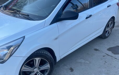 Hyundai Solaris II рестайлинг, 2014 год, 550 000 рублей, 2 фотография