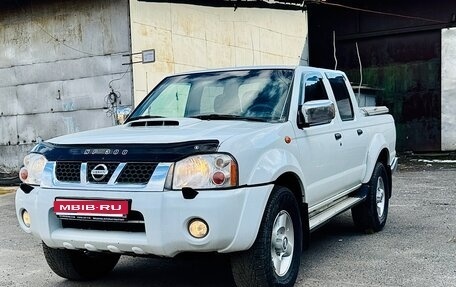 Nissan NP300, 2011 год, 985 000 рублей, 1 фотография