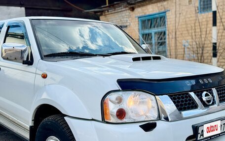 Nissan NP300, 2011 год, 985 000 рублей, 4 фотография
