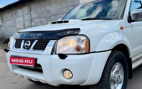 Nissan NP300, 2011 год, 985 000 рублей, 2 фотография