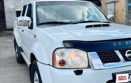 Nissan NP300, 2011 год, 985 000 рублей, 10 фотография