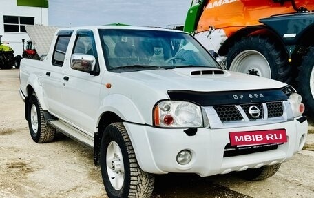 Nissan NP300, 2011 год, 985 000 рублей, 6 фотография