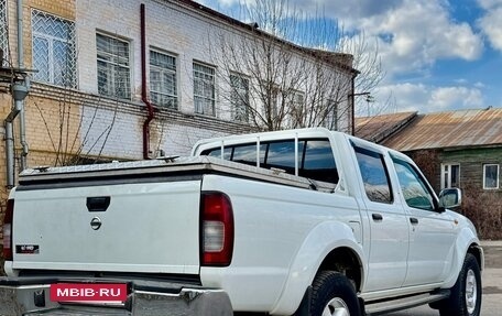 Nissan NP300, 2011 год, 985 000 рублей, 11 фотография