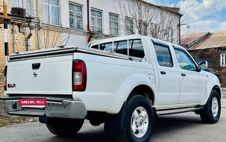 Nissan NP300, 2011 год, 985 000 рублей, 12 фотография