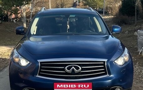 Infiniti QX70, 2013 год, 2 700 000 рублей, 1 фотография