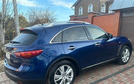 Infiniti QX70, 2013 год, 2 700 000 рублей, 2 фотография