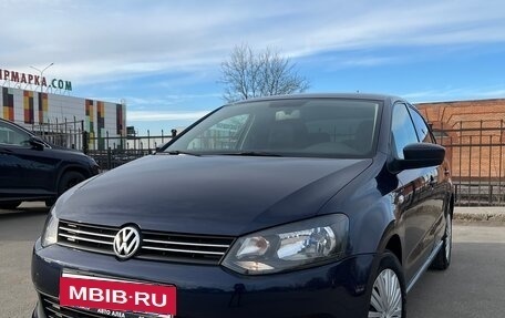 Volkswagen Polo VI (EU Market), 2013 год, 1 050 000 рублей, 2 фотография