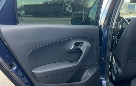 Volkswagen Polo VI (EU Market), 2013 год, 1 050 000 рублей, 17 фотография