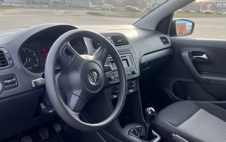 Volkswagen Polo VI (EU Market), 2013 год, 1 050 000 рублей, 16 фотография