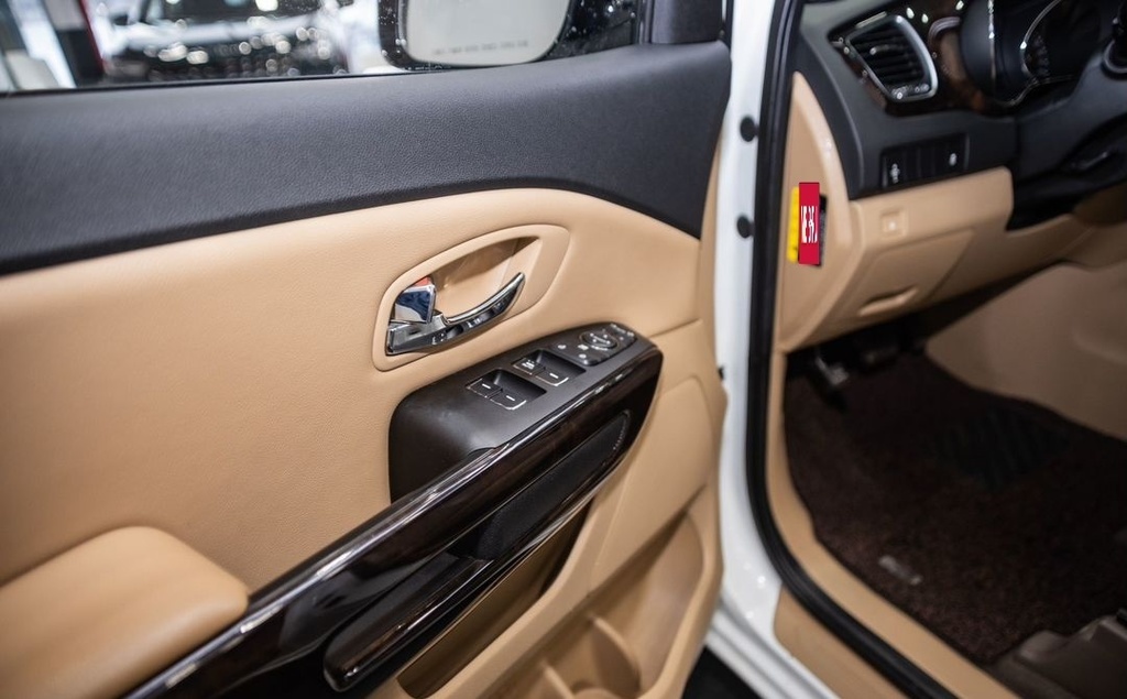 KIA Carnival, 2018 год, 3 330 000 рублей, 9 фотография