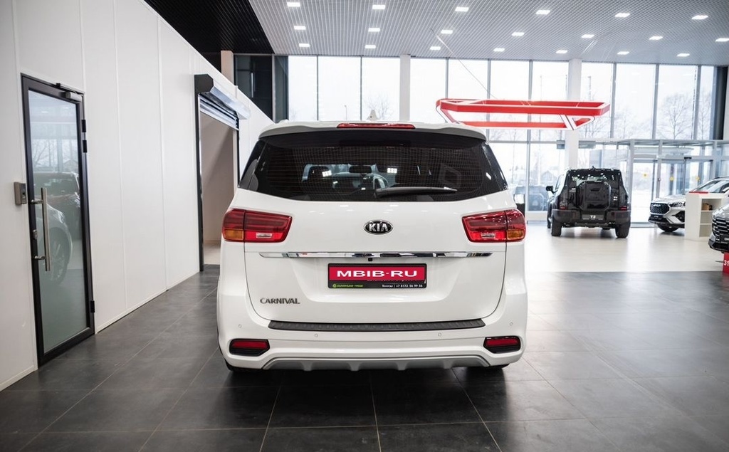 KIA Carnival, 2018 год, 3 330 000 рублей, 7 фотография