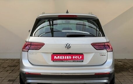 Volkswagen Tiguan II, 2017 год, 2 599 000 рублей, 3 фотография