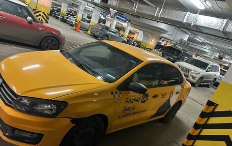 Volkswagen Polo VI (EU Market), 2018 год, 700 000 рублей, 2 фотография