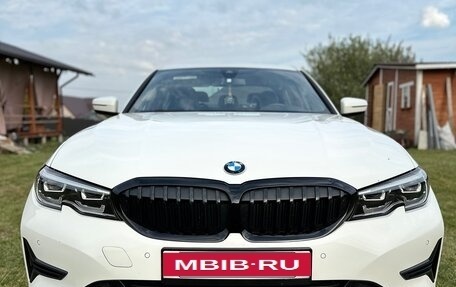BMW 3 серия, 2020 год, 2 900 000 рублей, 1 фотография
