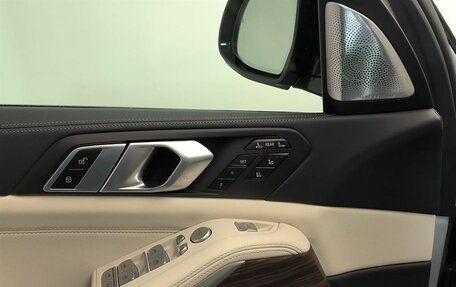 BMW X7, 2024 год, 21 фотография