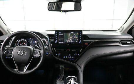 Toyota Camry, 2021 год, 2 992 000 рублей, 5 фотография