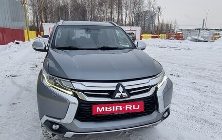 Mitsubishi Pajero Sport III рестайлинг, 2017 год, 2 600 000 рублей, 2 фотография