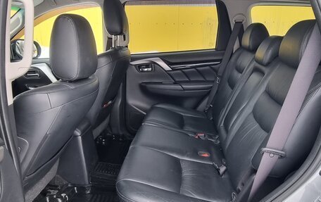Mitsubishi Pajero Sport III рестайлинг, 2017 год, 2 600 000 рублей, 12 фотография