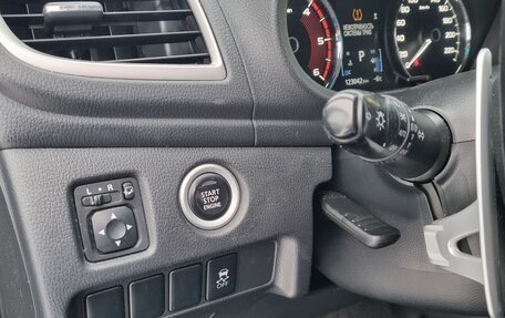 Mitsubishi Pajero Sport III рестайлинг, 2017 год, 2 600 000 рублей, 14 фотография