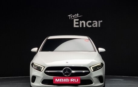 Mercedes-Benz A-Класс, 2021 год, 2 350 000 рублей, 3 фотография