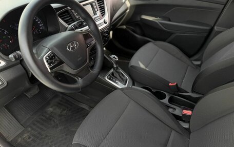 Hyundai Solaris II рестайлинг, 2018 год, 990 000 рублей, 9 фотография