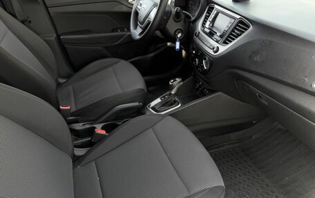 Hyundai Solaris II рестайлинг, 2018 год, 990 000 рублей, 10 фотография