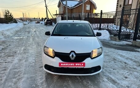 Renault Logan II, 2017 год, 540 000 рублей, 2 фотография