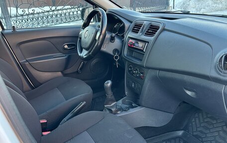 Renault Logan II, 2017 год, 540 000 рублей, 12 фотография