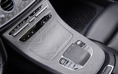 Mercedes-Benz E-Класс, 2022 год, 4 500 000 рублей, 16 фотография