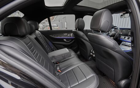 Mercedes-Benz E-Класс, 2022 год, 4 500 000 рублей, 20 фотография