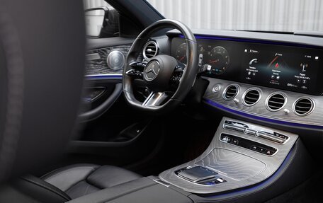 Mercedes-Benz E-Класс, 2022 год, 4 500 000 рублей, 18 фотография