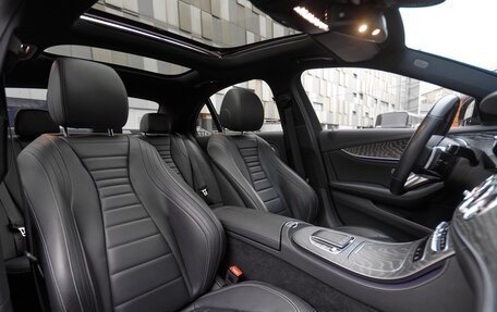 Mercedes-Benz E-Класс, 2022 год, 4 500 000 рублей, 19 фотография