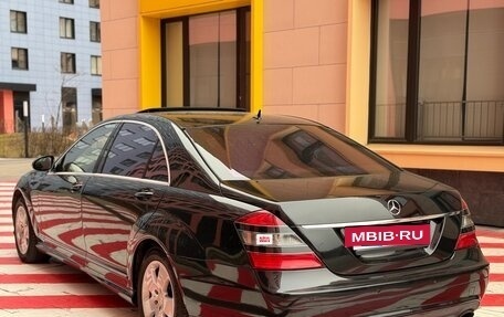 Mercedes-Benz S-Класс, 2005 год, 1 090 000 рублей, 4 фотография