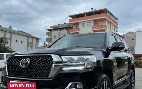 Toyota Land Cruiser 200, 2015 год, 4 960 000 рублей, 2 фотография