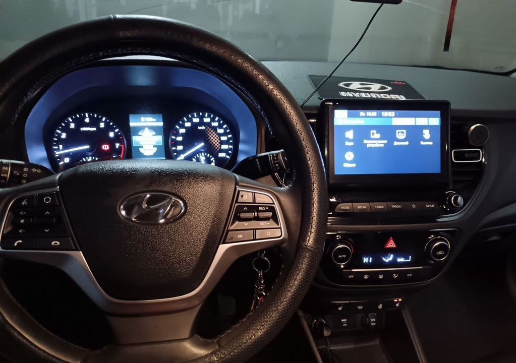 Hyundai Solaris, 2022 год, 1 600 000 рублей, 2 фотография