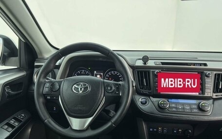 Toyota RAV4, 2017 год, 2 357 000 рублей, 14 фотография
