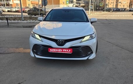 Toyota Camry, 2019 год, 2 750 000 рублей, 1 фотография