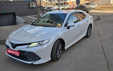 Toyota Camry, 2019 год, 2 750 000 рублей, 3 фотография