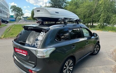 Mitsubishi Outlander III рестайлинг 3, 2014 год, 2 300 000 рублей, 2 фотография